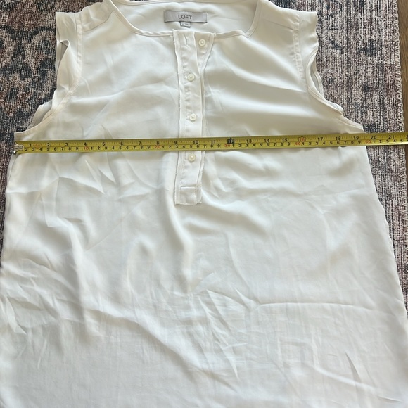 LOFT sleeveless Blouse - Picture 7 of 7